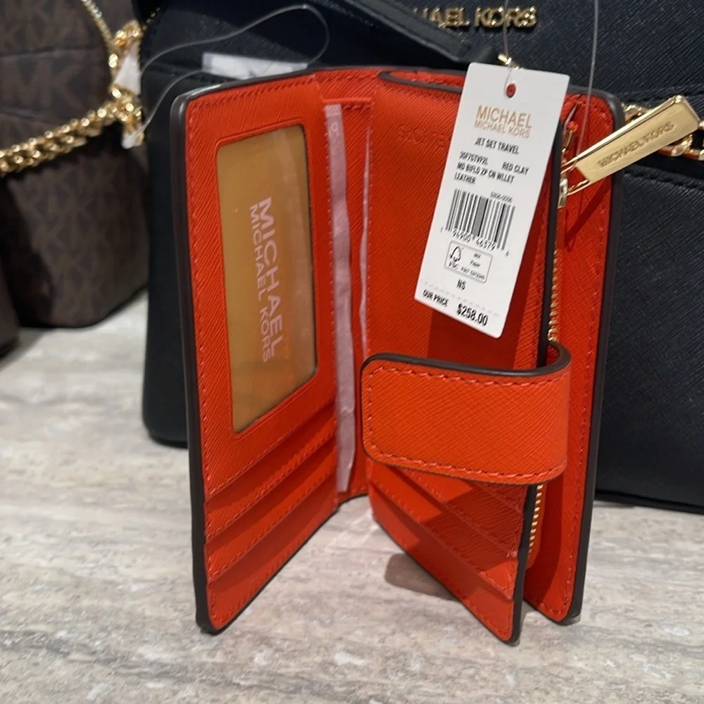 Michael Medium Crossgrain Leather Bifold Wallet Red Clay  NWT